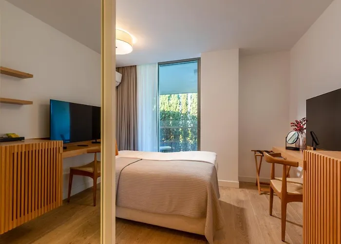 Hiddenbay Teos * ספריהיסאר