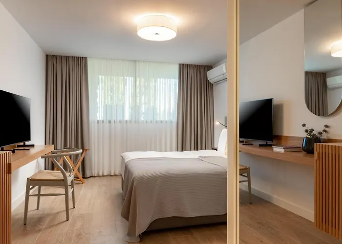 Hiddenbay Teos ספריהיסאר