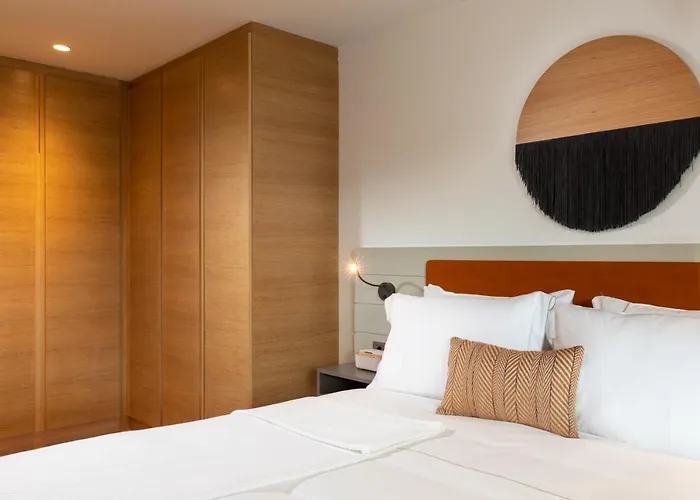 Hiddenbay Teos ספריהיסאר