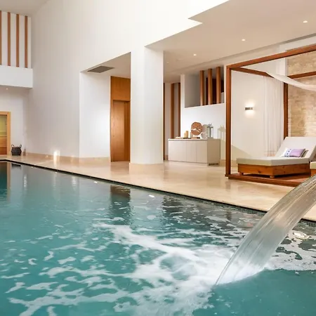 Hiddenbay Teos ホテル