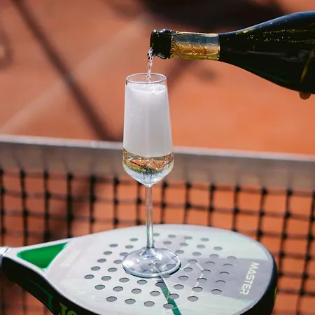 Hiddenbay Teos ホテル