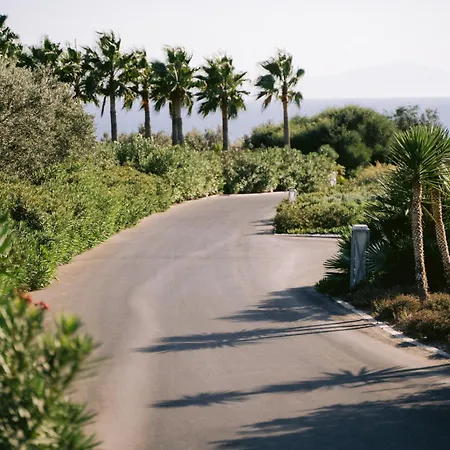 Hiddenbay Teos Sigacik Hotel, And Restaurants Hotel